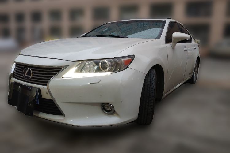 Used Lexus ES 2013 300h Elite Edition