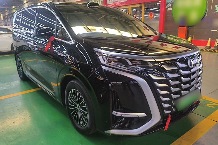 Used Denza D9 2025 DM-i Smart Drive 1020 Four-Wheel Drive Deluxe Model
