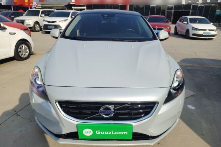 Used Volvo V40 2015 1.6T Zhiya Edition