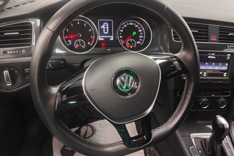 Used Volkswagen Golf 2017 1.6L Automatic Comfort Million-Vehicle Anniversary Edition