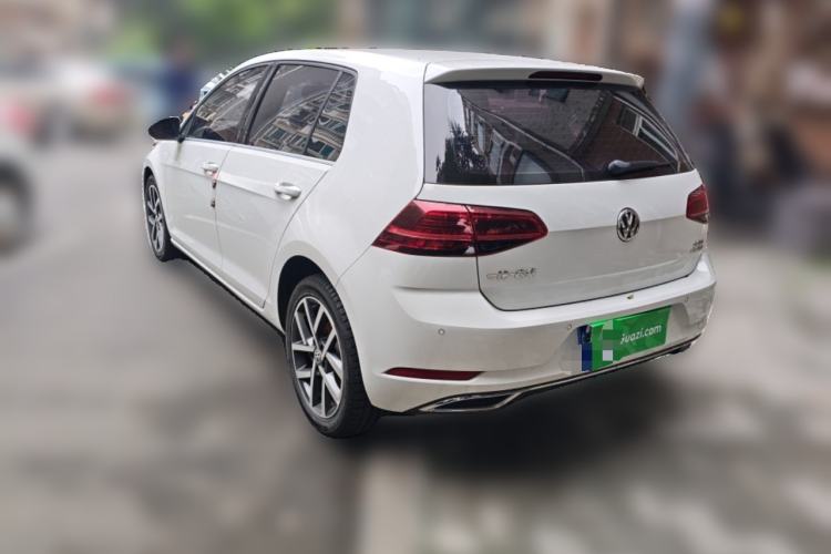 Used Volkswagen Golf 2018 230TSI Automatic Luxury Version Rear Left 45 Deg