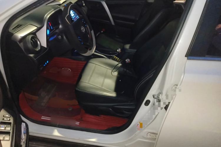 Used Toyota RAV4 2016 2.0L CVT Two-Wheel Drive Fashion Edition China V Standard