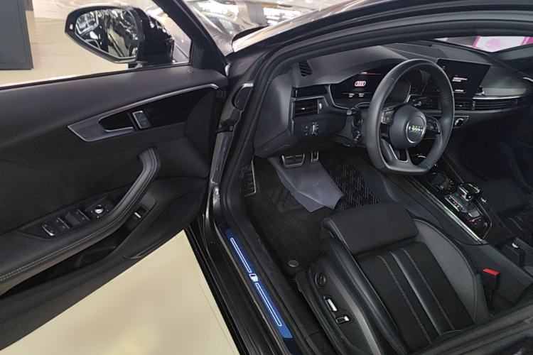 Used Audi A4L 2024 40 TFSI Luxury Dynamic Edition Driver Seat