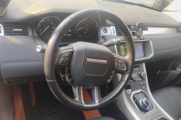 Used Land Rover Range Rover Evoque 2018 240 PS SE Smart Brilliance Edition