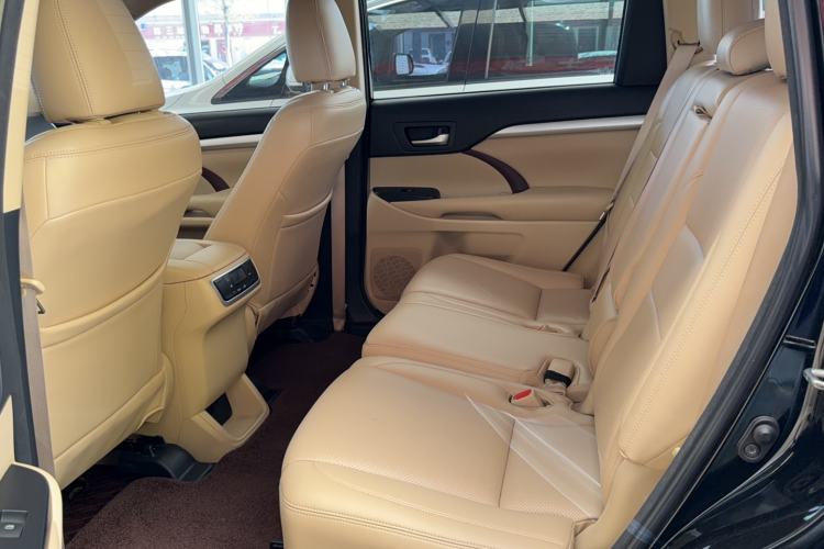 Used Toyota Highlander 2015 2.0T Two-Wheel Drive Elite Edition 5 Seats Interior 4