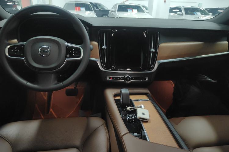 Used Volvo S90 2024 B5 Zhiyi Luxury Edition