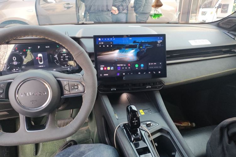 Used Lynk & Co 03 2023 1.5TD DCT JingPro Center Console