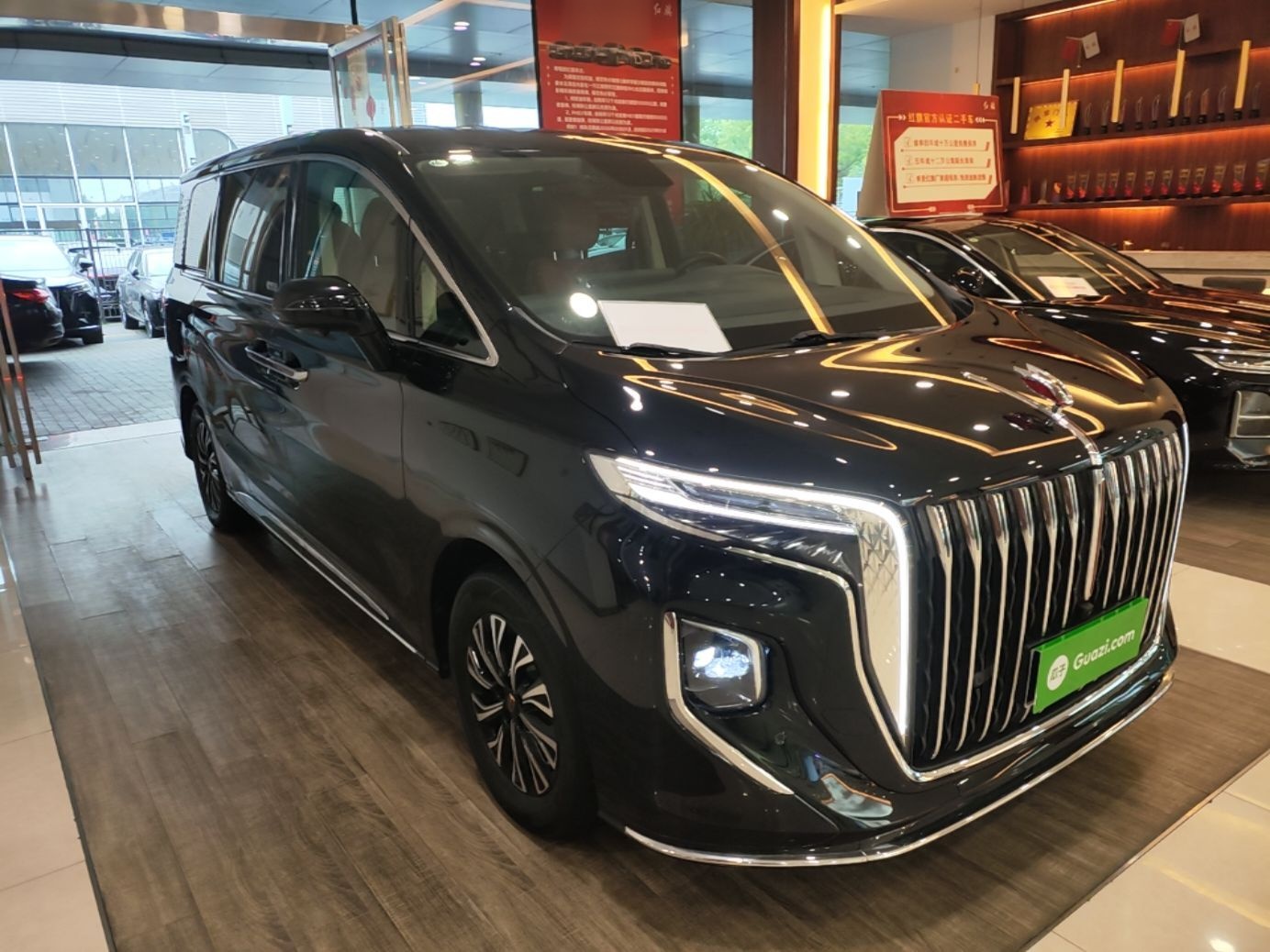 Hongqi HQ9 PHEV 2024 2.0T Four-Wheel Drive Business Edition — снимка 12