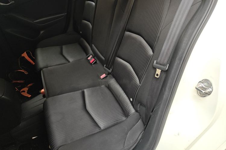 Used Mazda 3 Axela 2016 Sedan 1.5L Automatic Comfort Model