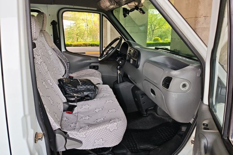 Used JMC Transit 2017 2.8T Commercial Version Short Wheelbase Mid-Roof 6/7/8-Seater JX493 Right Front Seat