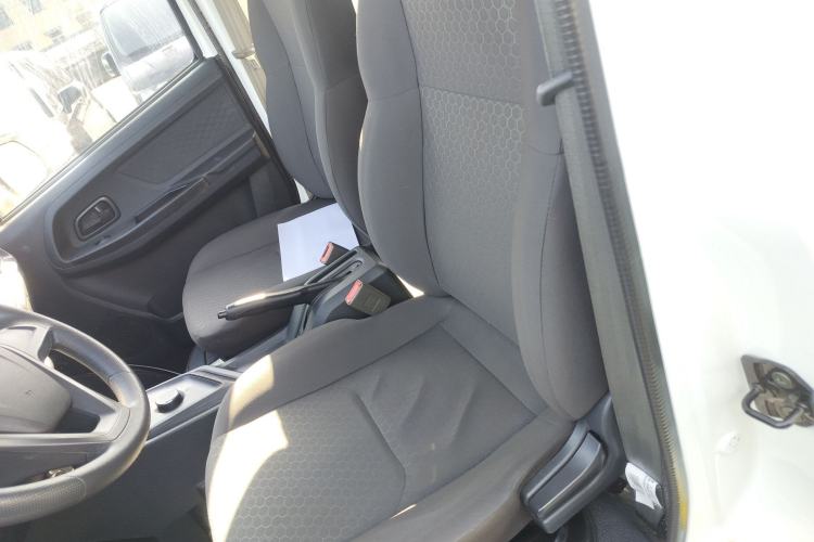 Used Chana Ruixing EM60 2025 Passenger Version Comfort Edition 6 Seats 300 km Range Side-Hinged Doors
