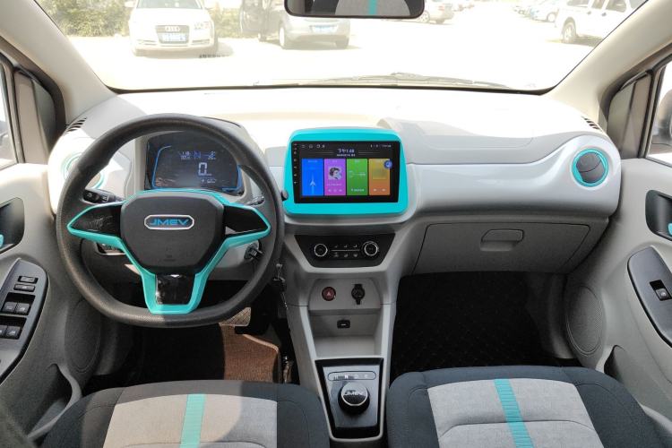 Used JMEV Xiao Qilin 2023 Joyful Edition 201km Comfort Model Center Console