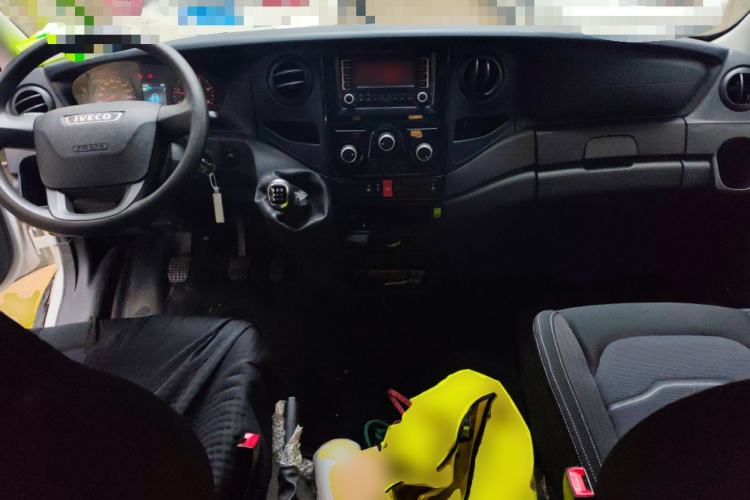 Used Iveco Eurocargo 2021 2.0T Manual Super Rui Long Wheelbase Short Overhang High Roof Side-Sliding Door F1A