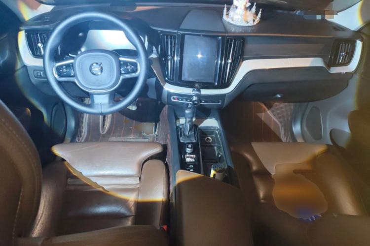 Used Volvo XC60 2020 T5 4x4 Smart Luxury Edition