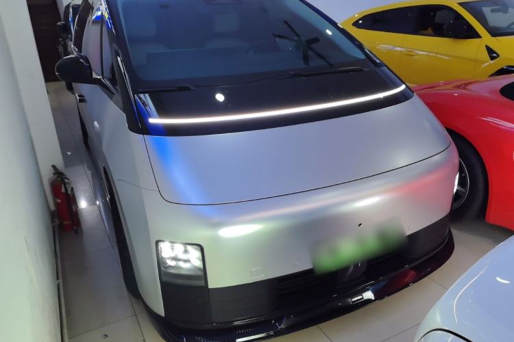 Used Li Auto MEGA 2024 Ultra Model