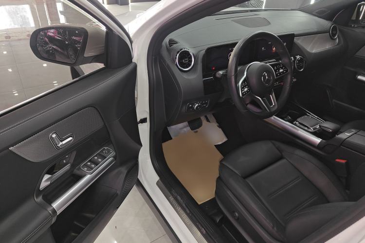 Used Mercedes-Benz GLA 2023 GLA 200 Driver Seat