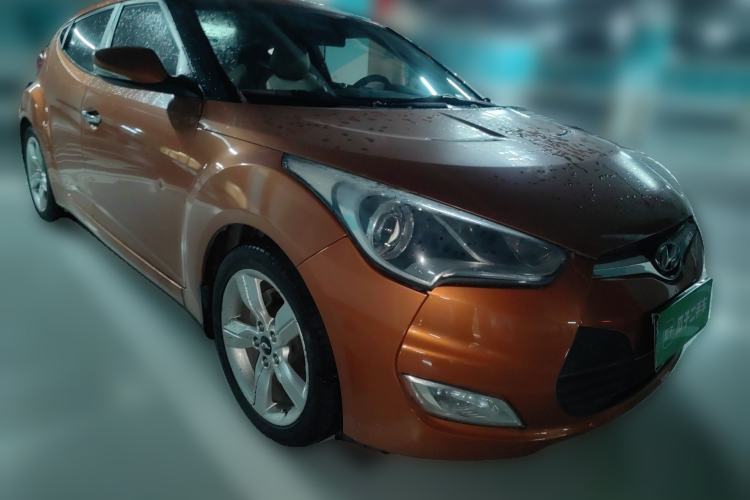Used Hyundai Veloster 2011 1.6L Manual Comfort Edition Front Right 45 Deg