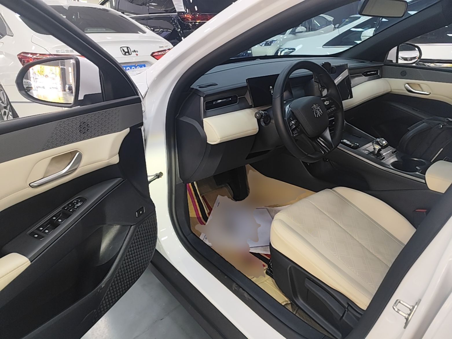 BYD Qin PLUS 2025 DM-i Smart Drive 55KM Leading Model — снимка 18