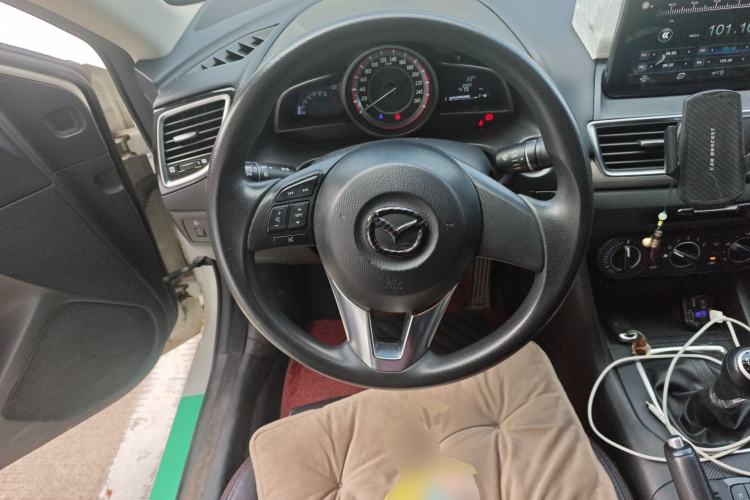 Used Mazda 3 Axela 2016 Sedan 1.5L Manual Comfort Model
