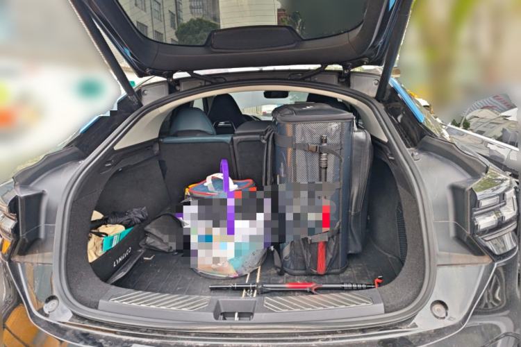 Used Lynk & Co 05 2020 2.0TD Two-Wheel Drive Shine Halo Trunk