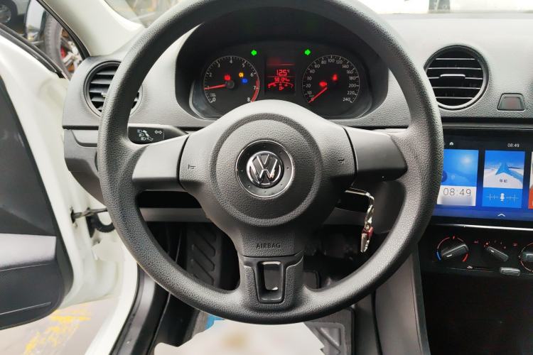 Used Volkswagen Jetta 2015 Value Edition 1.6L Manual Fashionable Style Steering Wheel
