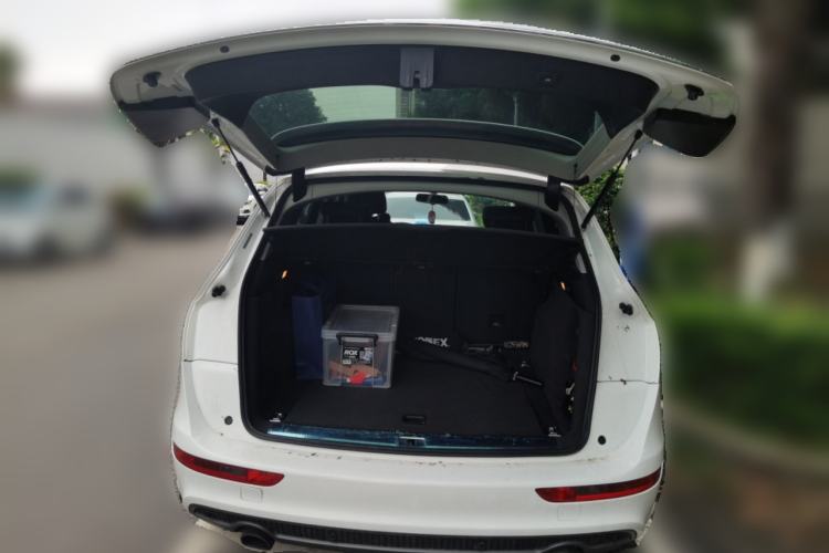 Used Audi Q5 2017 Plus 40 TFSI Ambition Model Trunk