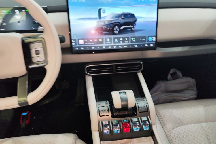 Used Formula Leopard Titanium 3 2025 501 km Range Rear-Wheel Drive Intelligent Driving Max Edition
