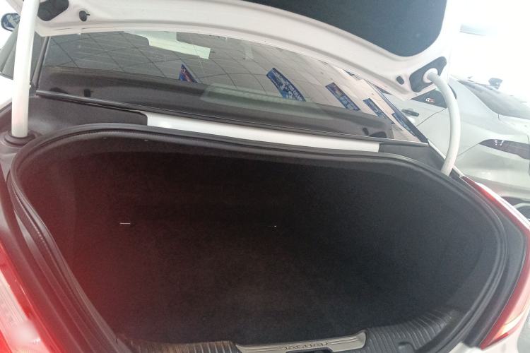 Used Jaguar XJ 2016 XJL 2.0T Two-Wheel-Drive Elegant Business Edition
