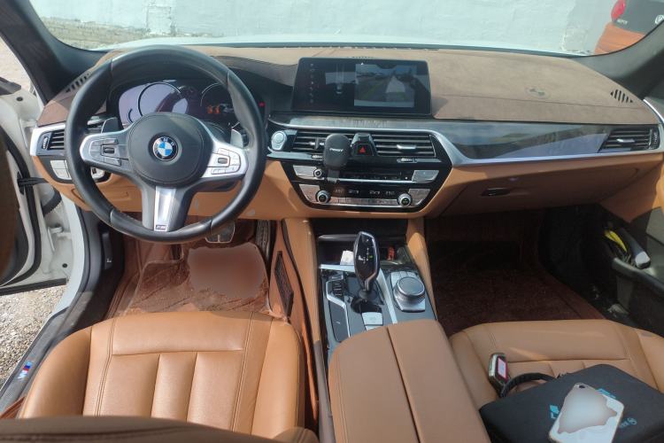 Used BMW 5 Series 2018 530Li Leading Model M Sport Package Center Console