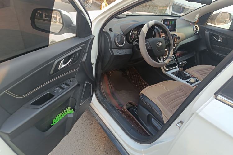 Used Bestune X40 2019 1.6L Automatic Luxury Edition China VI Driver Seat