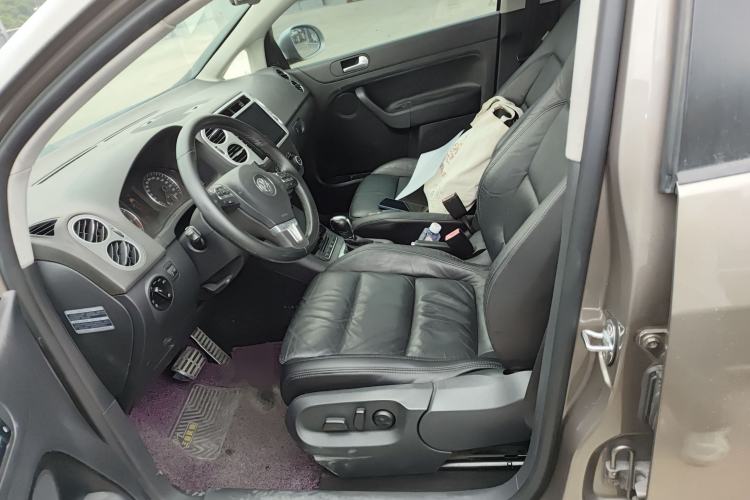 Used Volkswagen Golf 2011 1.4TSI Cross Golf Left Front Seat