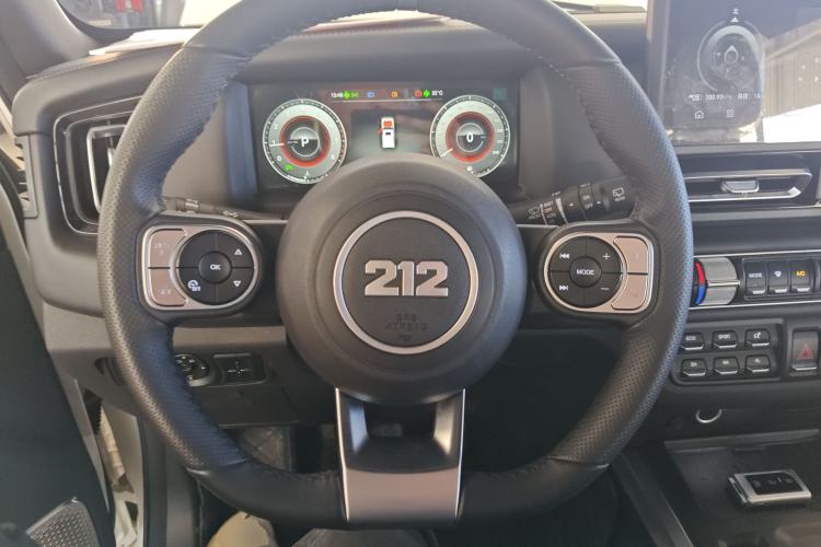 Used 212 T01 2024 2.0T Mechanic