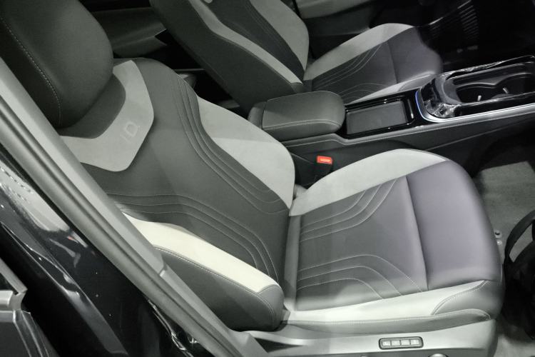 Used Volkswagen ID.4 CROZZ 2021 Long-Range Lite PRO Two-Wheel Drive Version
