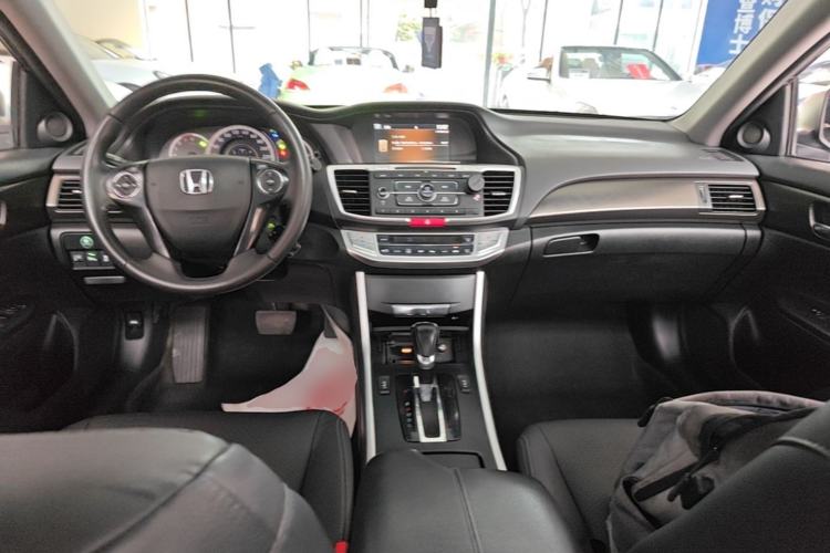 Used Honda Accord 2015 2.0L EX Luxury Edition Center Console