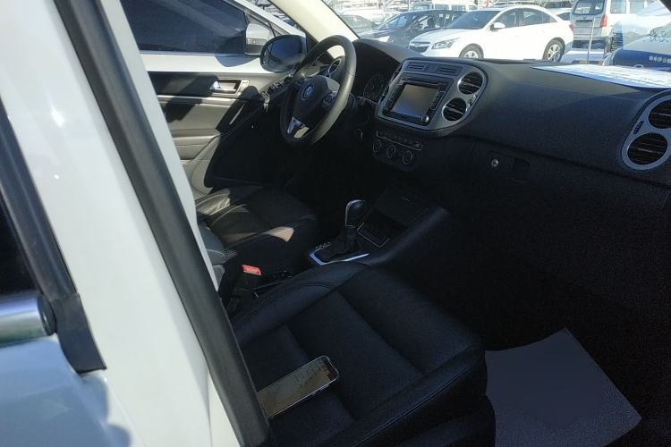 Used Volkswagen Tiguan L 2013 2.0 TSI Automatic All-Wheel Drive Luxury Edition