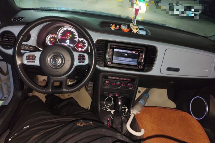 Used Volkswagen Beetle 2014 1.4TSI Luxury Model Center Console