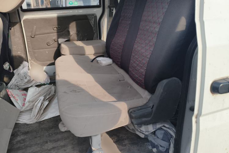 Used Wuling Rongguang V 2015 1.5L Base Version
