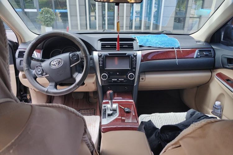 Used Toyota Camry 2012 2.0G Luxury Navigation Edition Center Console