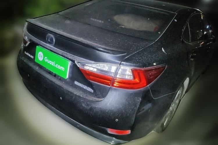 Used Lexus ES 2017 300h Mark Levinson Comfort Edition
