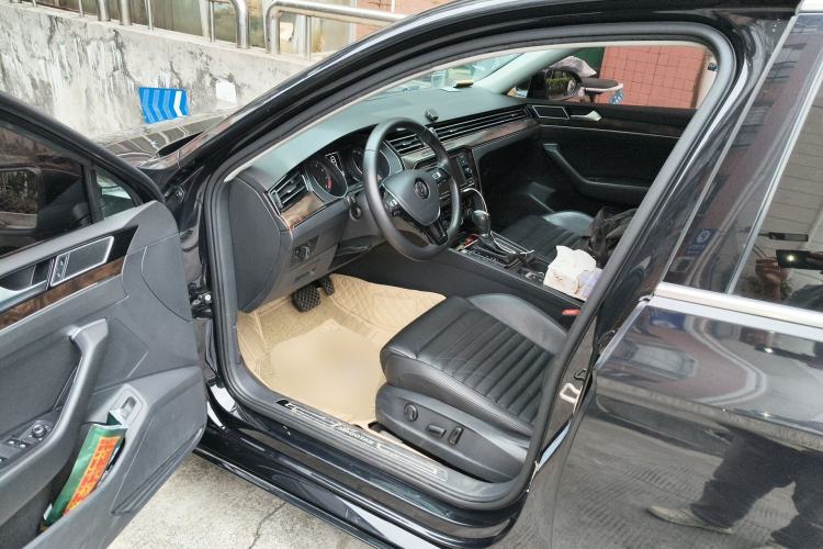 Used Volkswagen Magotan 2018 Facelift 330TSI DSG Luxury Model Driver Seat