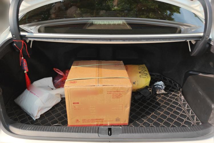 Used Lexus ES 2017 300h Mark Levinson Comfort Edition Trunk