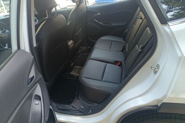 Used Chevrolet Trax 2021 325T Automatic Fun Edition China VI Standard Interior 4