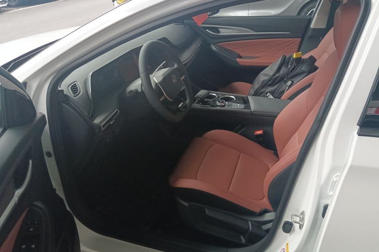 Used CHANGAN Eado 2025 PLUS 1.4T Dual-Clutch High-Energy Version Driver Seat