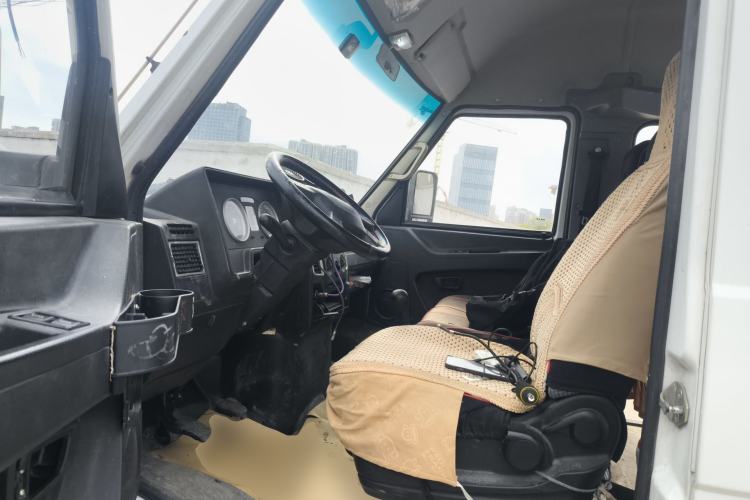 Used Iveco Daily 2017 2.5T A35 Passenger Van 5-7 Seats Model 47Z5
