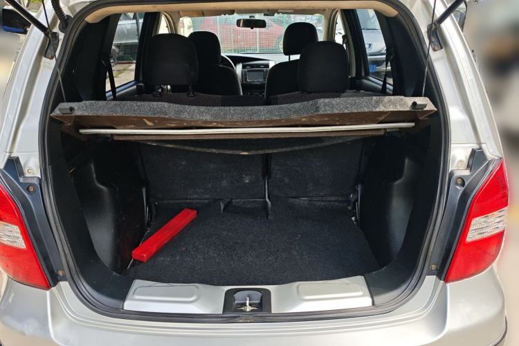 Used Nissan Livina 2010 JINRUI Edition 1.6L Automatic Standard Model Trunk