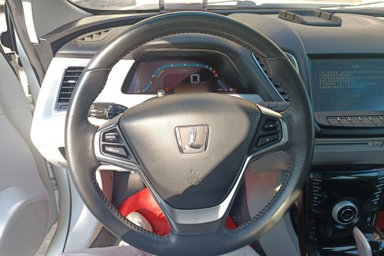 Used Luxgen 5 2015 1.8T Automatic ZhiZun Model
