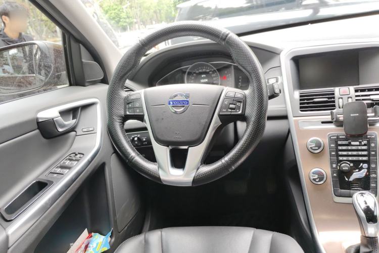 Used Volvo XC60 2017 T5 Smart Upgrade Edition Steering Wheel