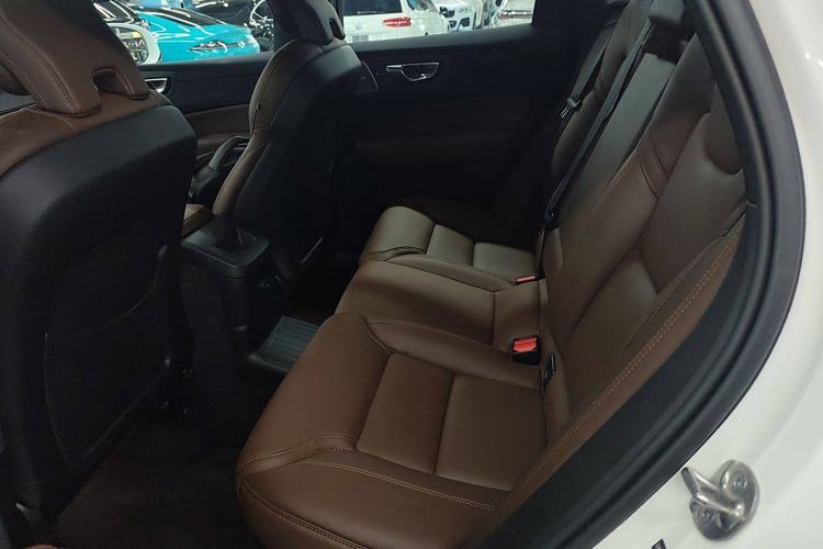 Used Volvo XC60 New Energy 2025 Plug-in Hybrid Long-Range All-Wheel Drive Smart Luxury Edition
