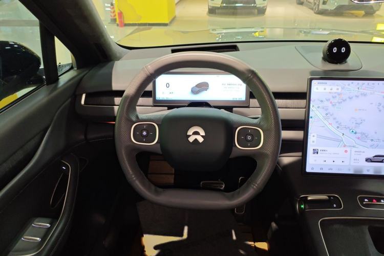 Used Nio ES8 2024 75 kWh Executive Edition Steering Wheel