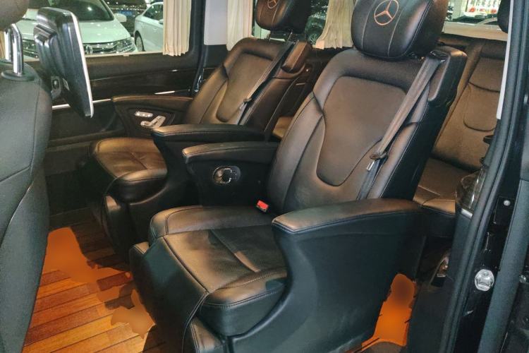 Used Mercedes-Benz V-Class 2017 V 260 Avantgarde Edition